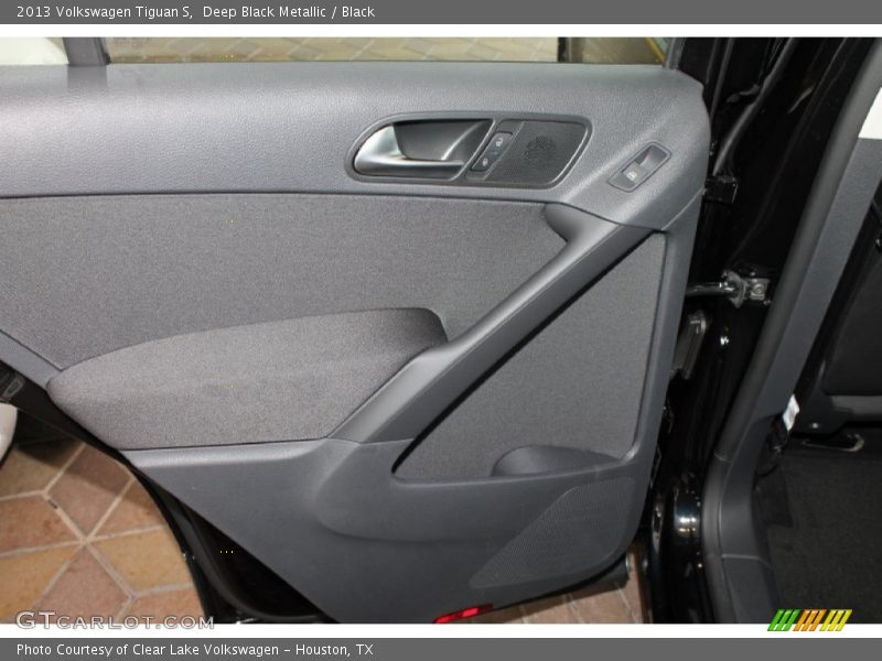 Deep Black Metallic / Black 2013 Volkswagen Tiguan S