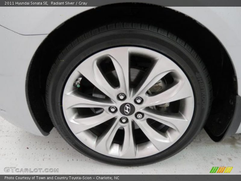Radiant Silver / Gray 2011 Hyundai Sonata SE