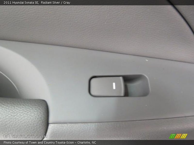 Radiant Silver / Gray 2011 Hyundai Sonata SE