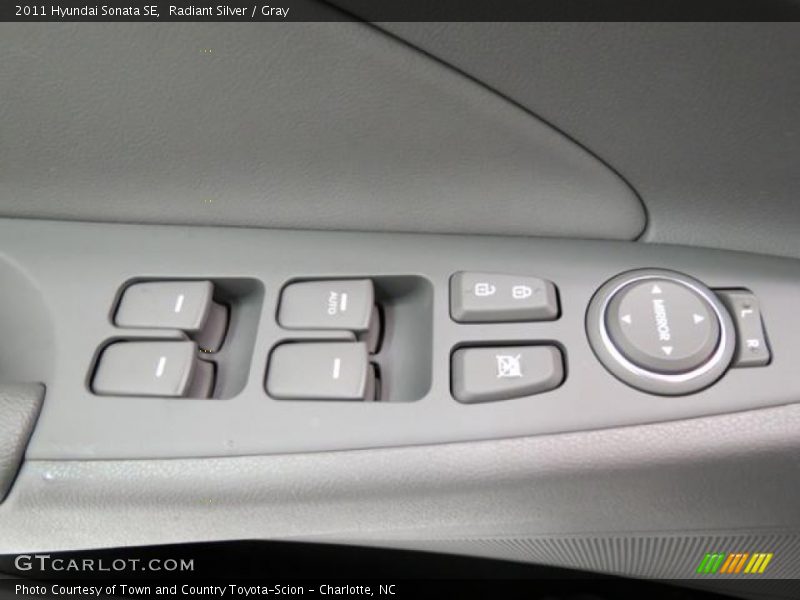 Radiant Silver / Gray 2011 Hyundai Sonata SE