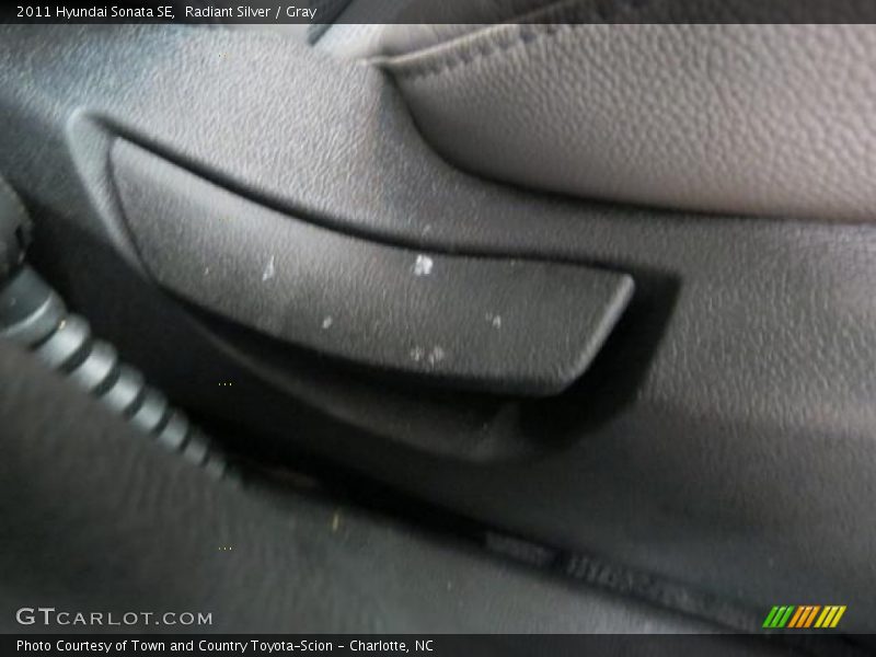Radiant Silver / Gray 2011 Hyundai Sonata SE