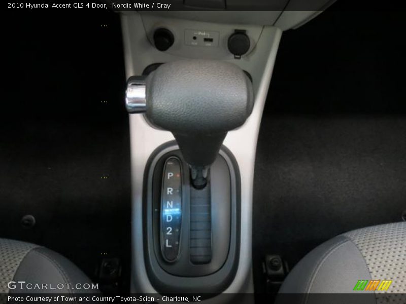 Nordic White / Gray 2010 Hyundai Accent GLS 4 Door