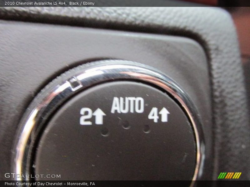 Black / Ebony 2010 Chevrolet Avalanche LS 4x4