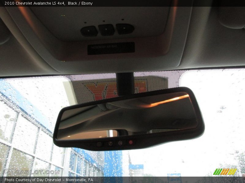 Black / Ebony 2010 Chevrolet Avalanche LS 4x4