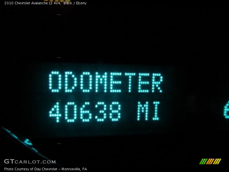 Black / Ebony 2010 Chevrolet Avalanche LS 4x4