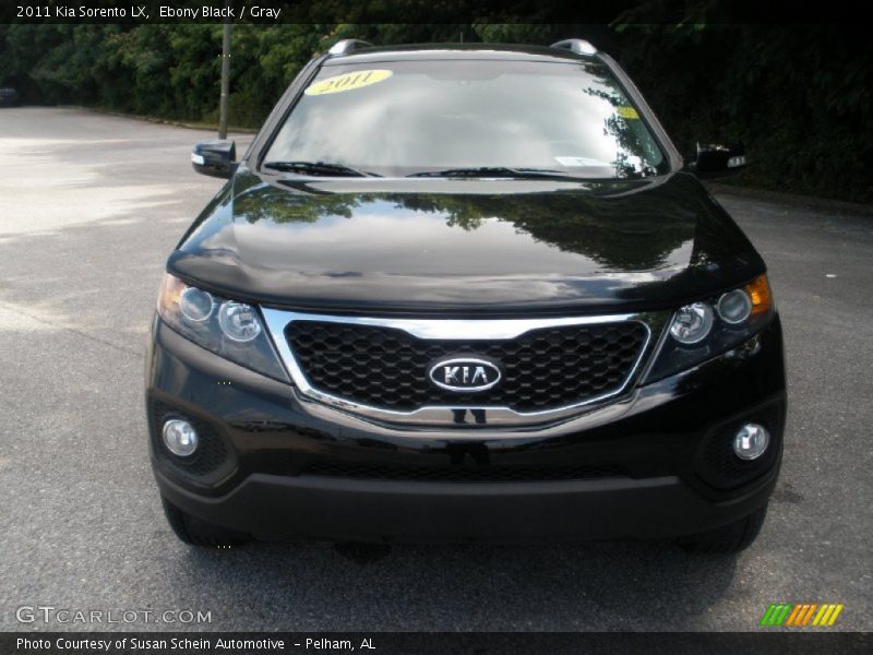 Ebony Black / Gray 2011 Kia Sorento LX