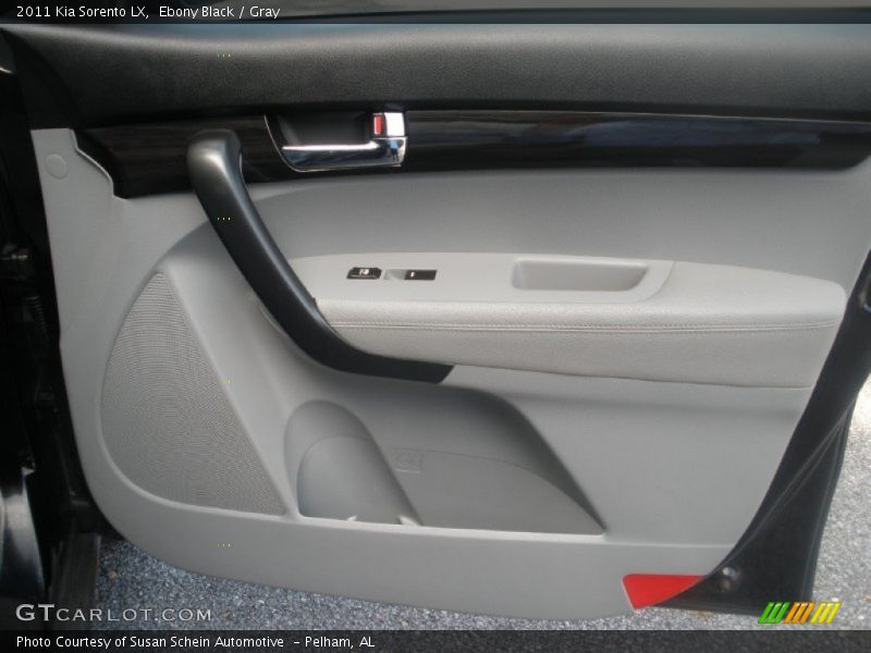 Ebony Black / Gray 2011 Kia Sorento LX