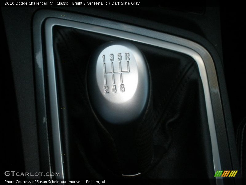 Bright Silver Metallic / Dark Slate Gray 2010 Dodge Challenger R/T Classic