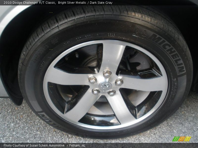 Bright Silver Metallic / Dark Slate Gray 2010 Dodge Challenger R/T Classic