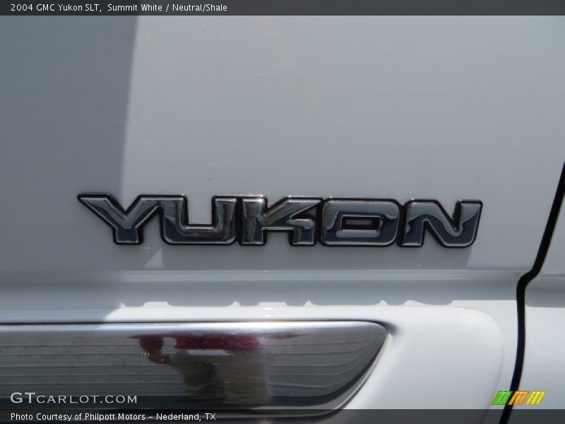 Summit White / Neutral/Shale 2004 GMC Yukon SLT