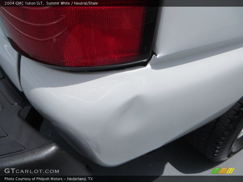 Summit White / Neutral/Shale 2004 GMC Yukon SLT