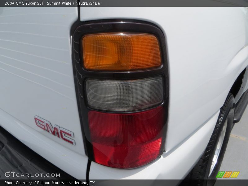 Summit White / Neutral/Shale 2004 GMC Yukon SLT