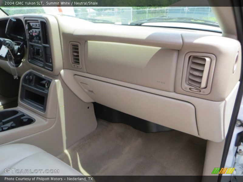 Summit White / Neutral/Shale 2004 GMC Yukon SLT