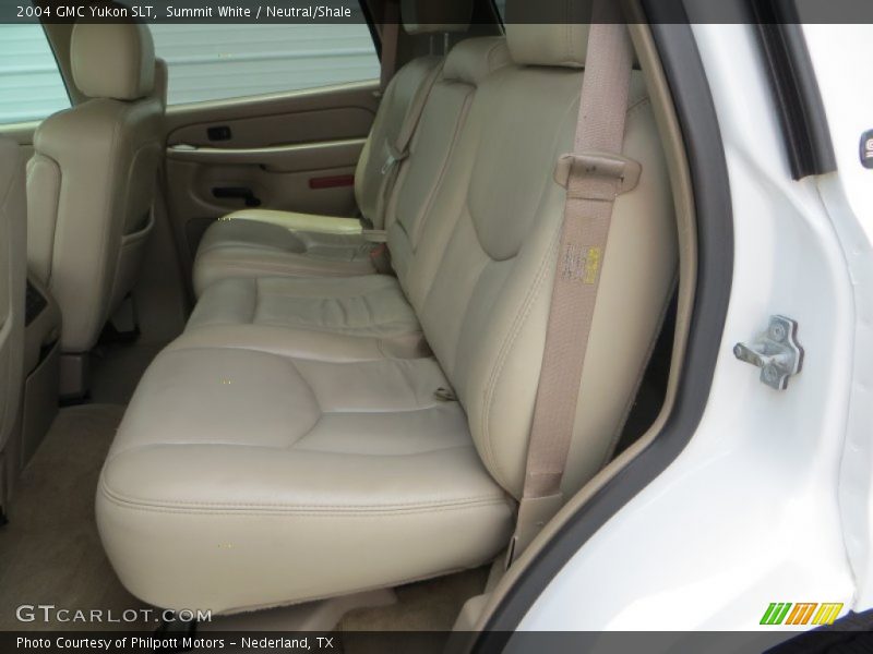 Summit White / Neutral/Shale 2004 GMC Yukon SLT
