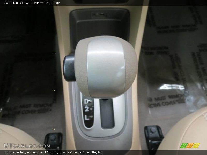 Clear White / Beige 2011 Kia Rio LX