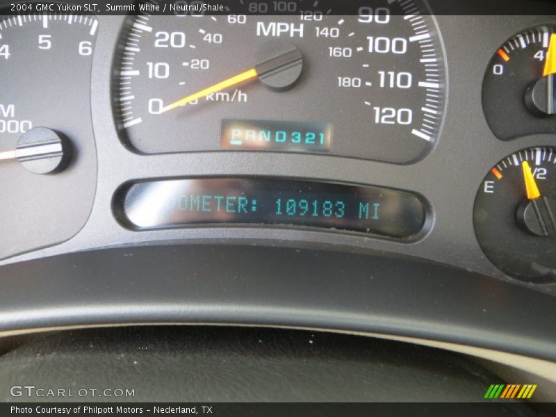 Summit White / Neutral/Shale 2004 GMC Yukon SLT