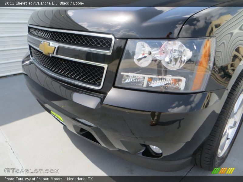 Black / Ebony 2011 Chevrolet Avalanche LT