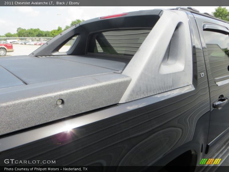 Black / Ebony 2011 Chevrolet Avalanche LT
