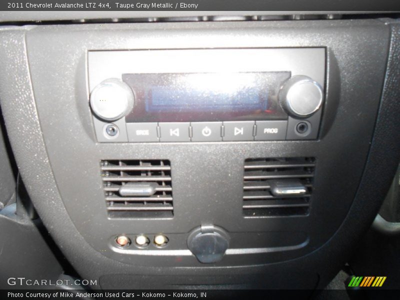 Taupe Gray Metallic / Ebony 2011 Chevrolet Avalanche LTZ 4x4