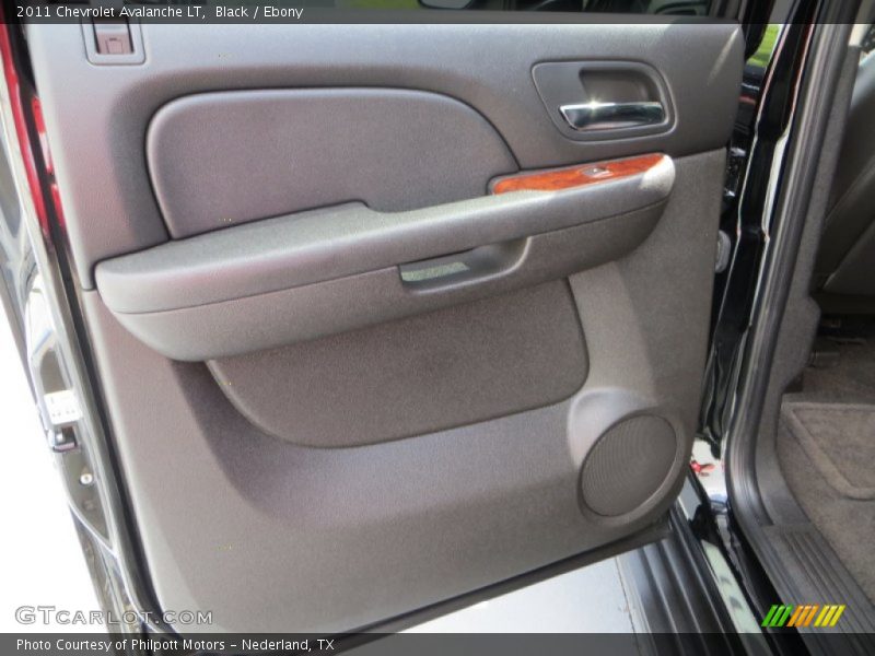 Black / Ebony 2011 Chevrolet Avalanche LT