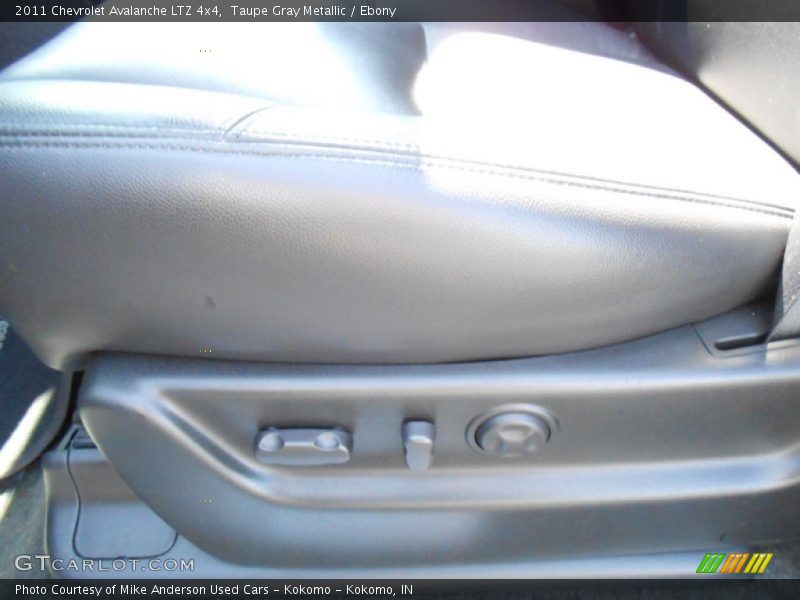 Taupe Gray Metallic / Ebony 2011 Chevrolet Avalanche LTZ 4x4