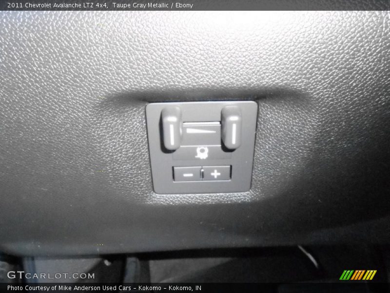 Taupe Gray Metallic / Ebony 2011 Chevrolet Avalanche LTZ 4x4