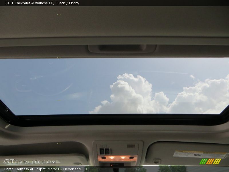 Black / Ebony 2011 Chevrolet Avalanche LT