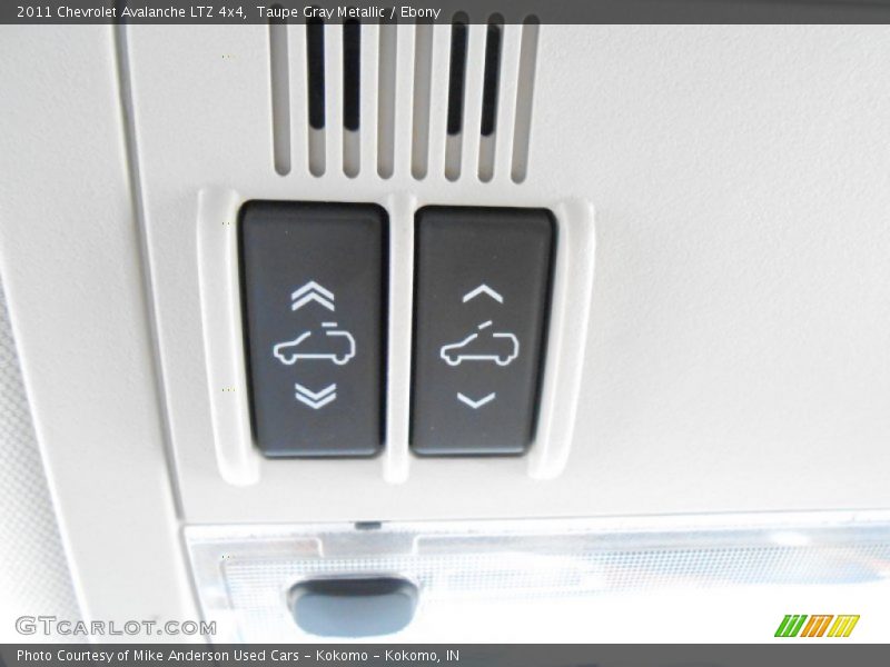 Taupe Gray Metallic / Ebony 2011 Chevrolet Avalanche LTZ 4x4
