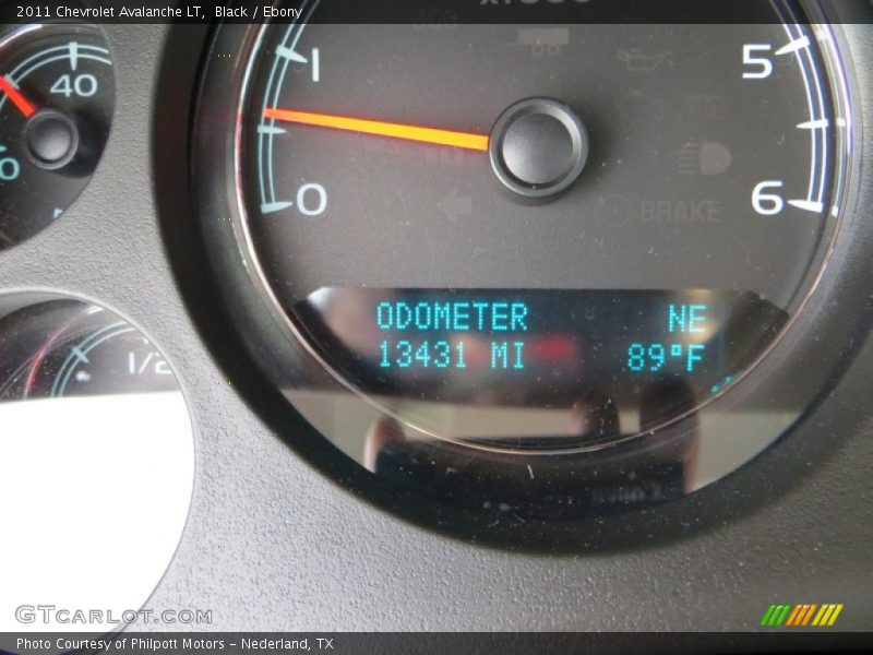 Black / Ebony 2011 Chevrolet Avalanche LT