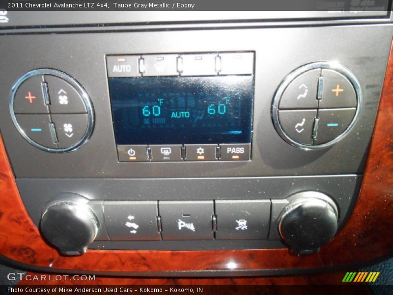Taupe Gray Metallic / Ebony 2011 Chevrolet Avalanche LTZ 4x4