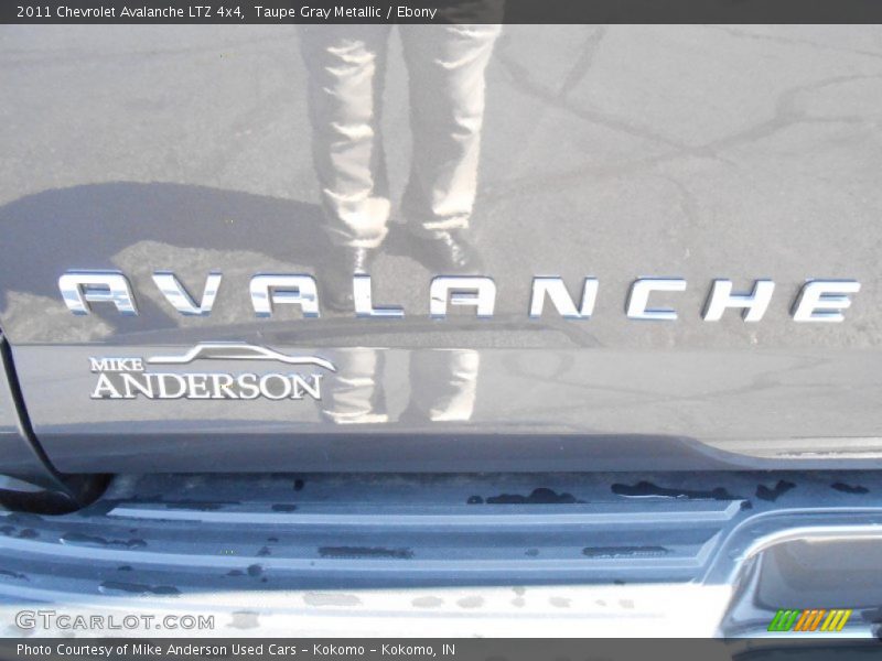 Taupe Gray Metallic / Ebony 2011 Chevrolet Avalanche LTZ 4x4