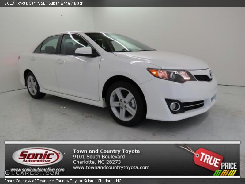 Super White / Black 2013 Toyota Camry SE
