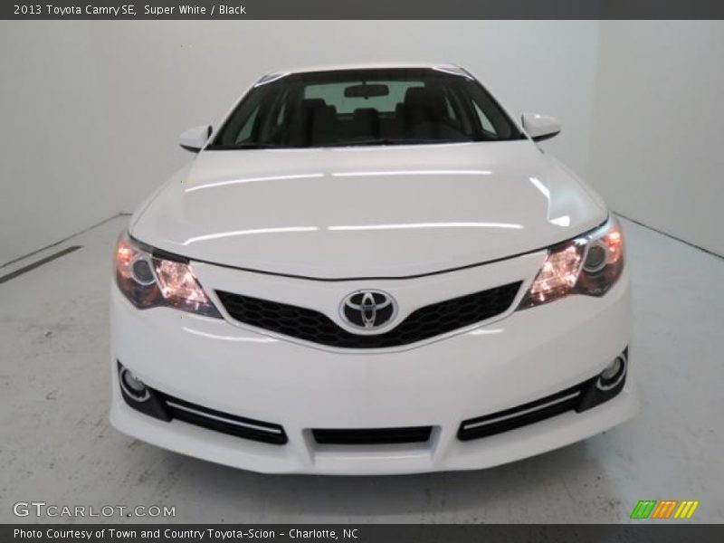 Super White / Black 2013 Toyota Camry SE
