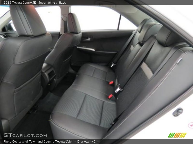 Super White / Black 2013 Toyota Camry SE