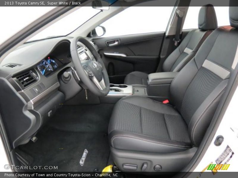 Super White / Black 2013 Toyota Camry SE