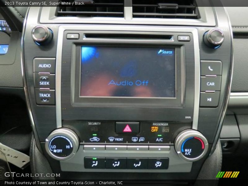 Super White / Black 2013 Toyota Camry SE