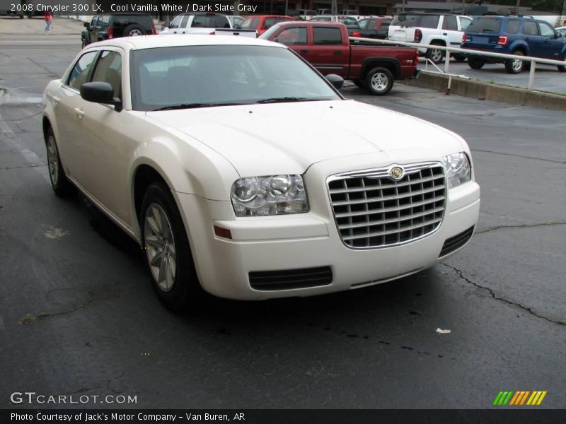 Cool Vanilla White / Dark Slate Gray 2008 Chrysler 300 LX