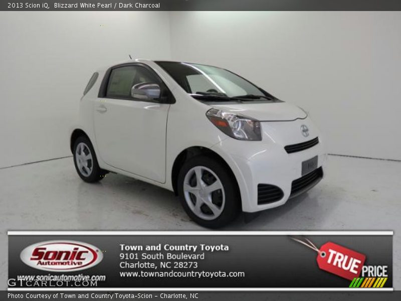 Blizzard White Pearl / Dark Charcoal 2013 Scion iQ