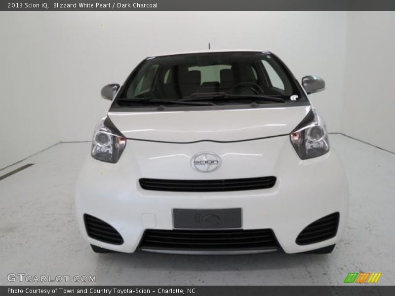 Blizzard White Pearl / Dark Charcoal 2013 Scion iQ
