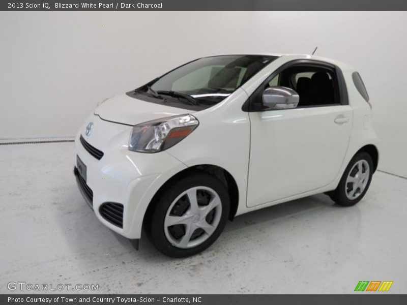 Front 3/4 View of 2013 iQ 