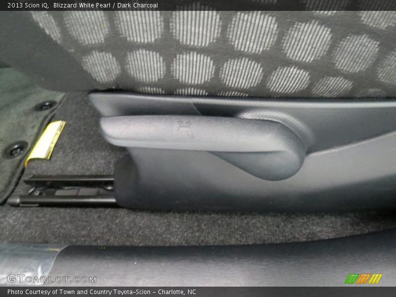 Blizzard White Pearl / Dark Charcoal 2013 Scion iQ
