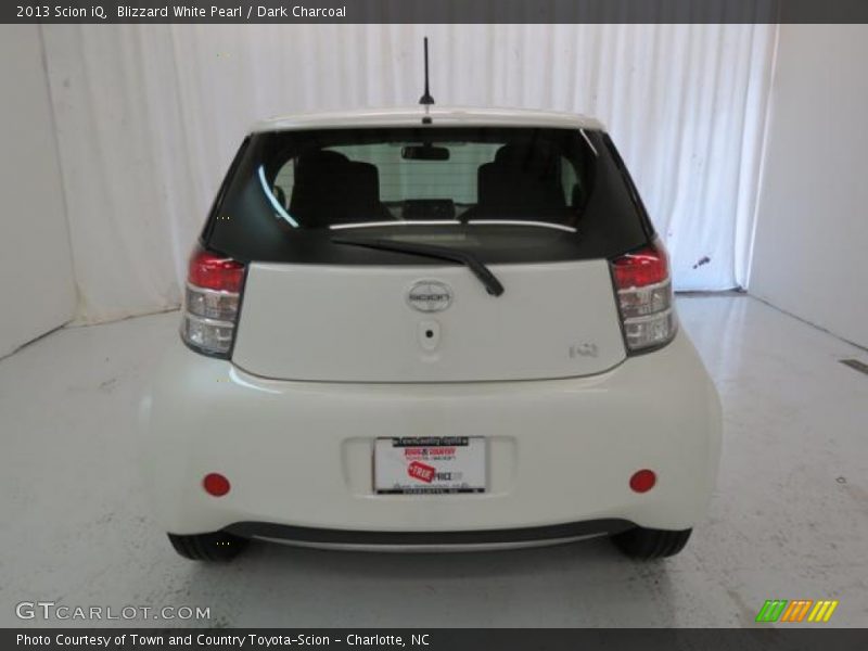 Blizzard White Pearl / Dark Charcoal 2013 Scion iQ