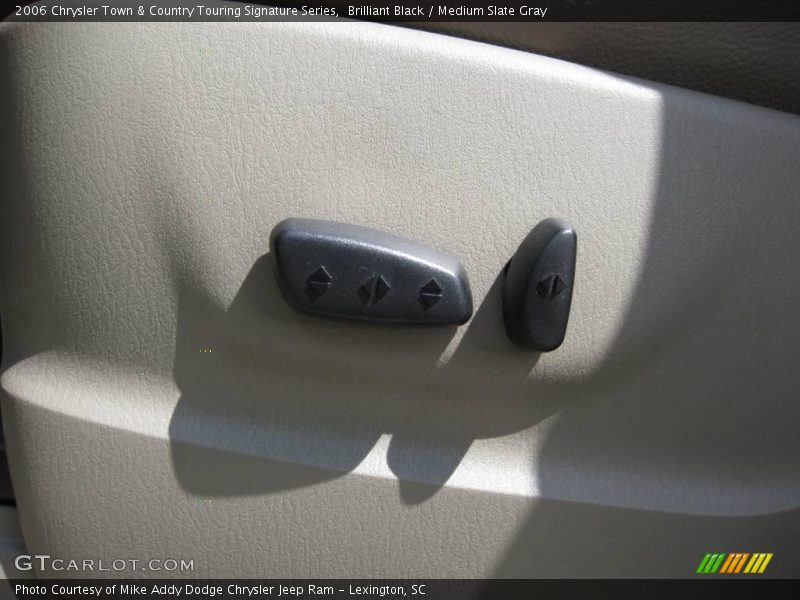 Brilliant Black / Medium Slate Gray 2006 Chrysler Town & Country Touring Signature Series