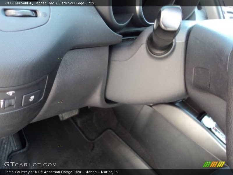 Molten Red / Black Soul Logo Cloth 2012 Kia Soul +