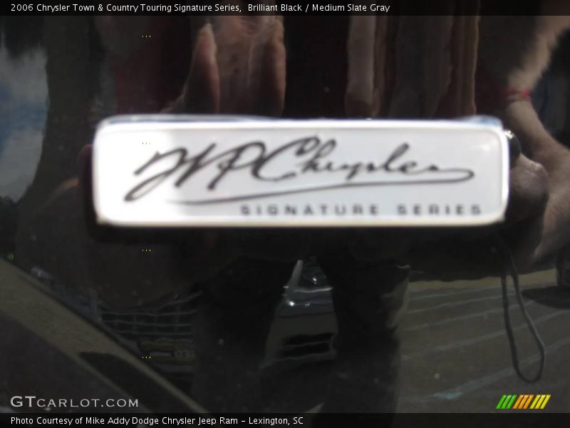 Brilliant Black / Medium Slate Gray 2006 Chrysler Town & Country Touring Signature Series