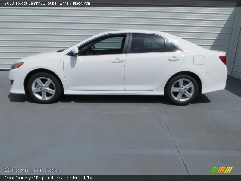 Super White / Black/Ash 2013 Toyota Camry SE