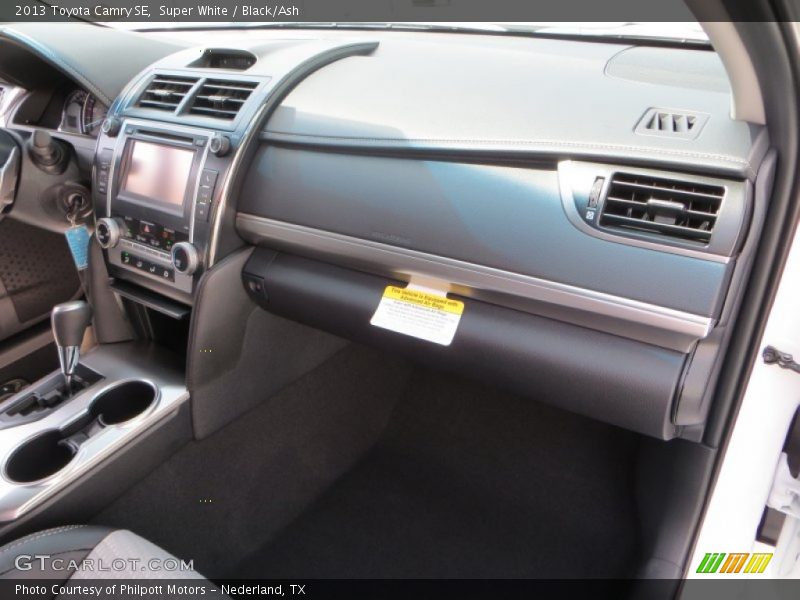 Super White / Black/Ash 2013 Toyota Camry SE