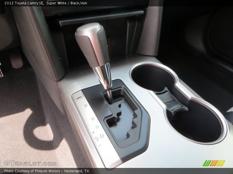 Super White / Black/Ash 2013 Toyota Camry SE