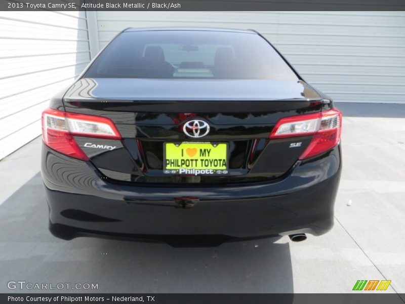 Attitude Black Metallic / Black/Ash 2013 Toyota Camry SE