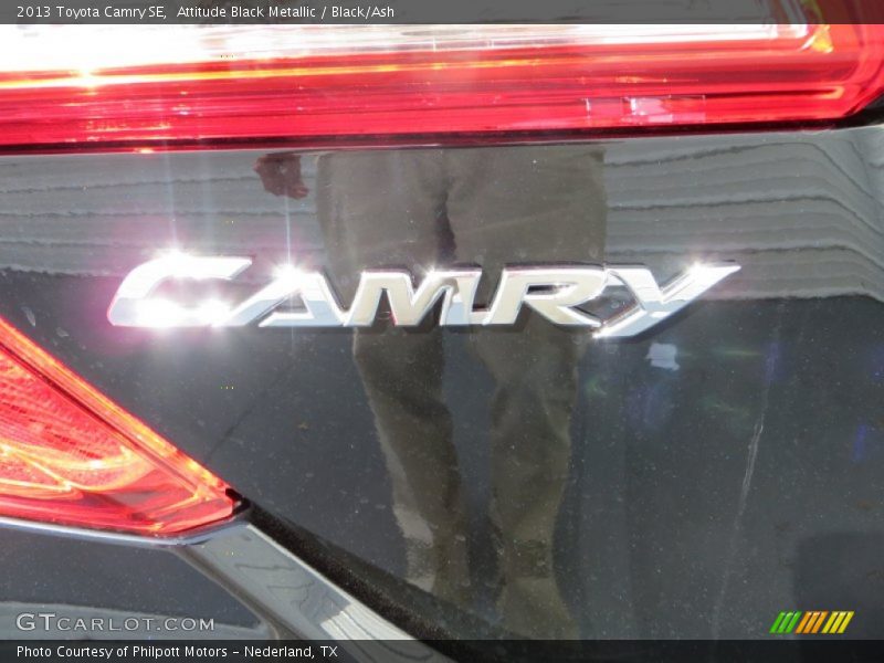 Attitude Black Metallic / Black/Ash 2013 Toyota Camry SE